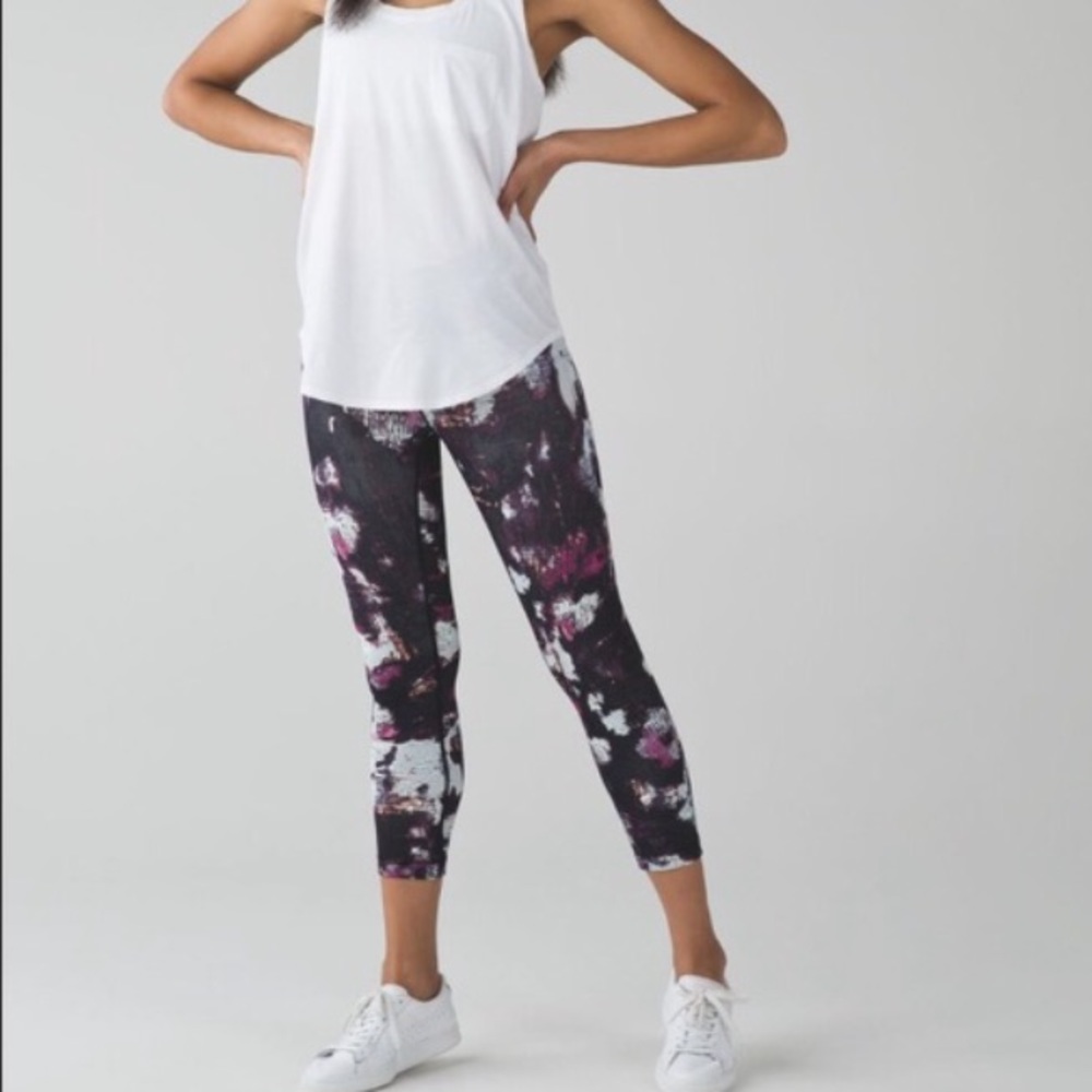 Lululemon Wunder Under Crop Kara Blossom size 6